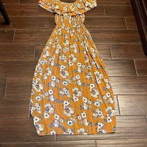 Candalete off shoulders floral maxi dress